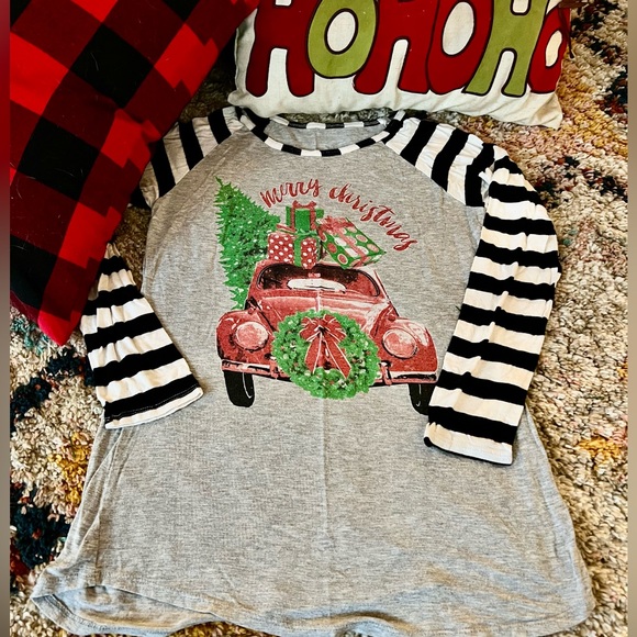 Merry Christmas shirt with red car on the front- size medium - Picture 1 of 3